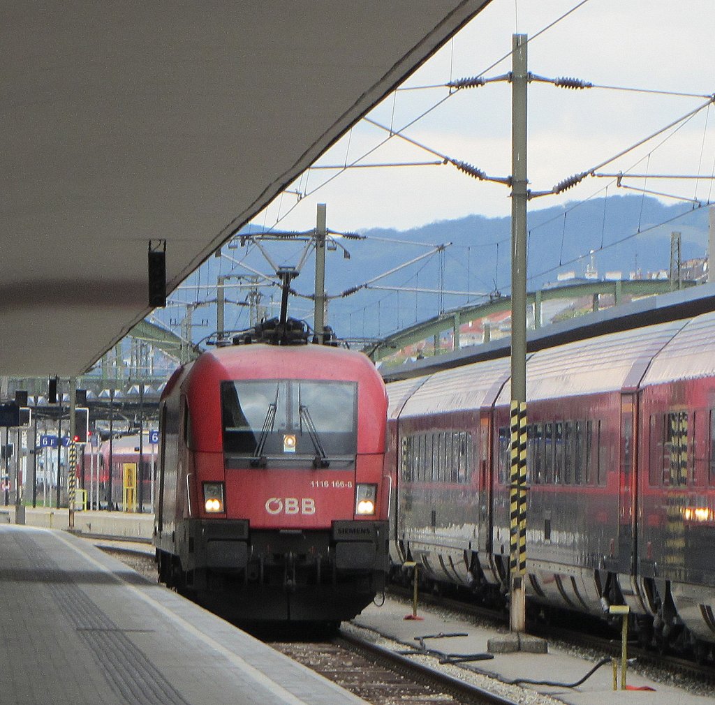 1116 166, Rangierfahrt (Wien Penzing-->Wien Westbahnhof); Wien Westbahnhof am 8.4.2012.