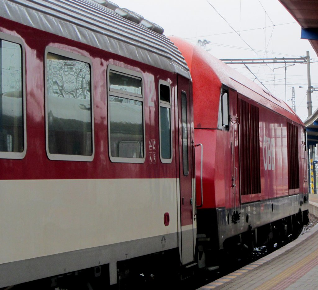 2016 der BB steht mit REX nach Wien Sd in Bratislava.(7.4.2012)