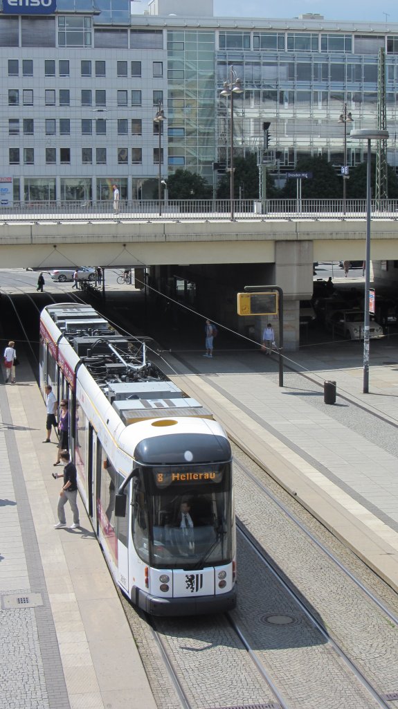 2619 als STR 2 (Dresden Sdvorstadt - Dresden Hellerau Kiefernweg) in Dresden Hauptbahnhof.(8.8.2012)