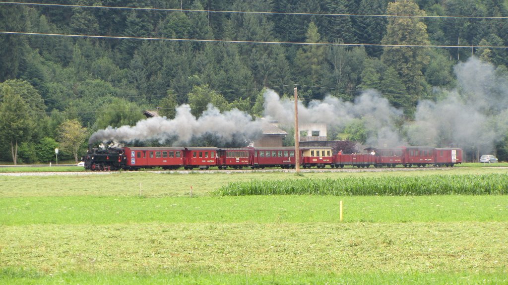 Dampfzug von Jenbach nach Mayrhofen bei Kapfing am 17.7.2012.