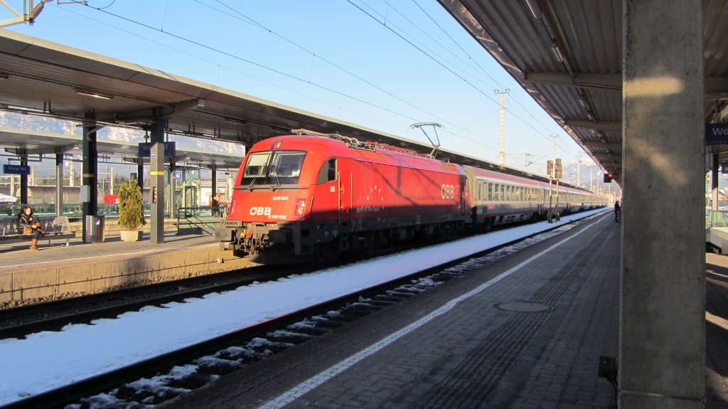 Die Innsbrucker 1216 022 fuhr am 27.12.2011 mit dem EC 87  DB-BB EuroCity  von Mnchen Hbf nach Venezia Santa Lucia, wobei auch Wrgl Hbf ein Besuch abgestattet wurde.