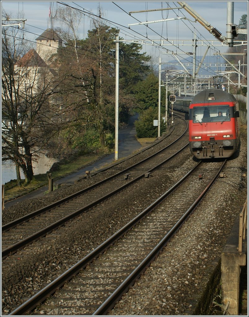 Re 460 082-1 beim Chteau de Chillon.
13.01.2011 