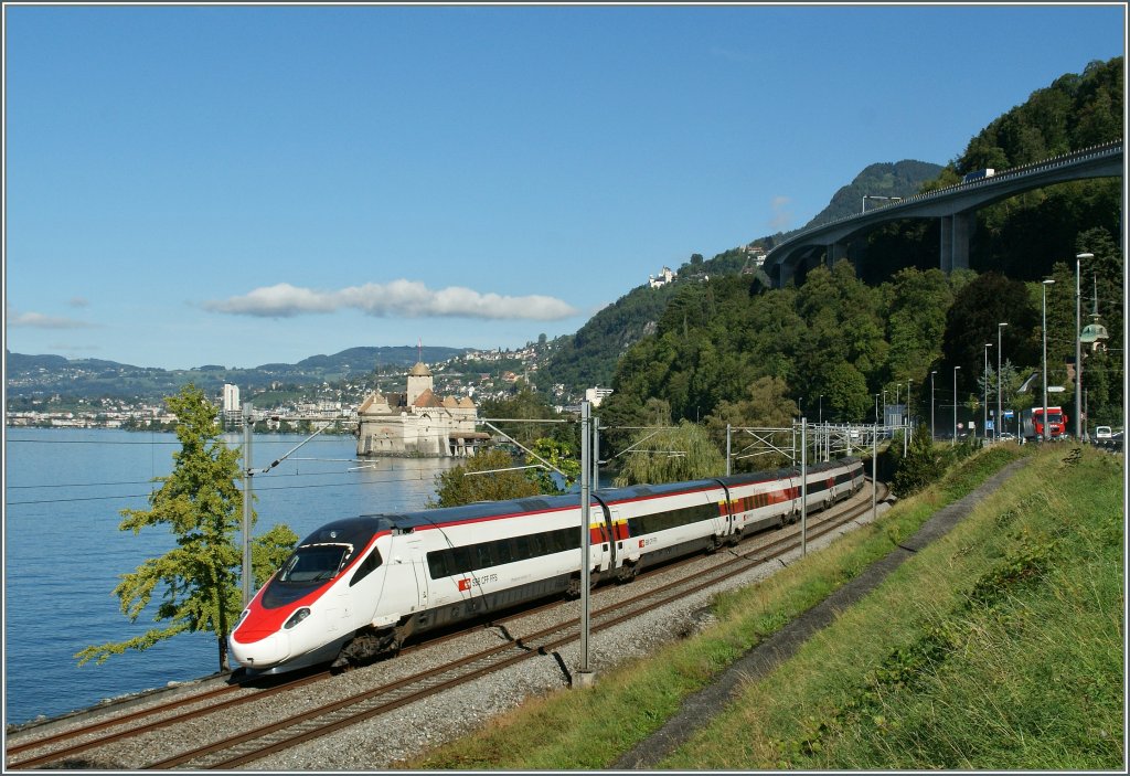SBB ETR 610 beim Chteau de Chillon.
28. Sept. 2012