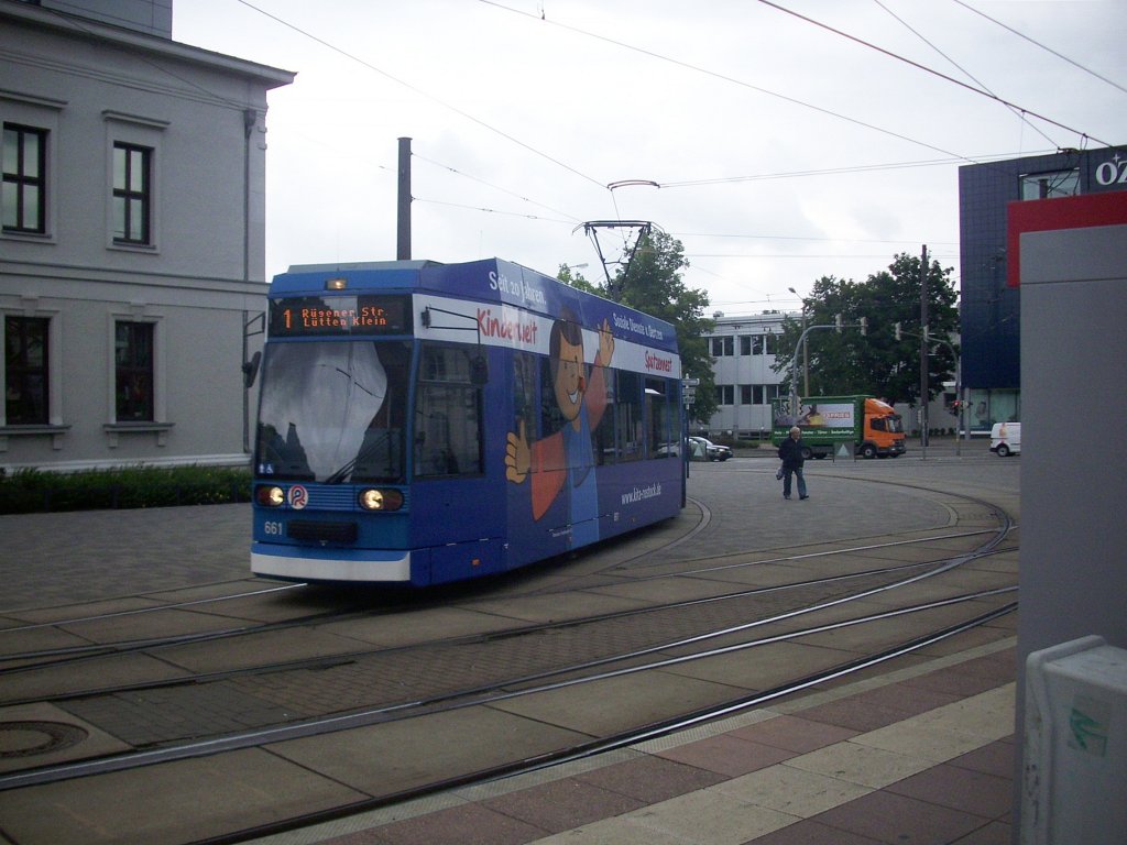 Straenbahn Nr. 661 der Rostocker Straenbahn AG,an der Haltestelle Steintor fotografiert. (10.07.2012)
