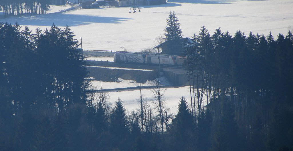 Und auch diese Fotostelle entdeckte ich heute... Hier 185 (Railpool+KombiVerkehr) auf dem Weg in Richtung Innsbruck bei Brixlegg am 29.2.2012.