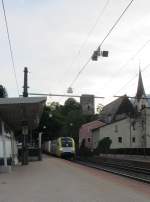 ES 64 U2-012 mit dem abendlichen Gterzug nach Deutschland am 11. Mai 2012 in Rattenberg-Kramsach.