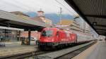 1216 011 mit EC 89  DB-BB EuroCity  von Mnchen Hbf nach Verona Porta Nuova beim Halt in Innsbruck Hbf.(20.4.2013)