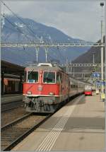 re-4-4-ii/268778/sbb-re-44-ii-erreicht-mit SBB Re 4/4 II erreicht mit einem Gotthardschnellzug Bellinzona.
20. Mrz 2013