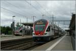 Moderner SBB Regionalverkehr: der fabrikneue 511 104 als RE nach Lausanne und der Flirt 523 016 als S3 nach Villeneuve in Allaman. 12. Juni 2012