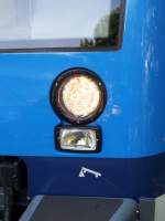 Gelbes Licht eines Triebzuges der Baureihe 840 in Trutnov am 09.10.2012 
