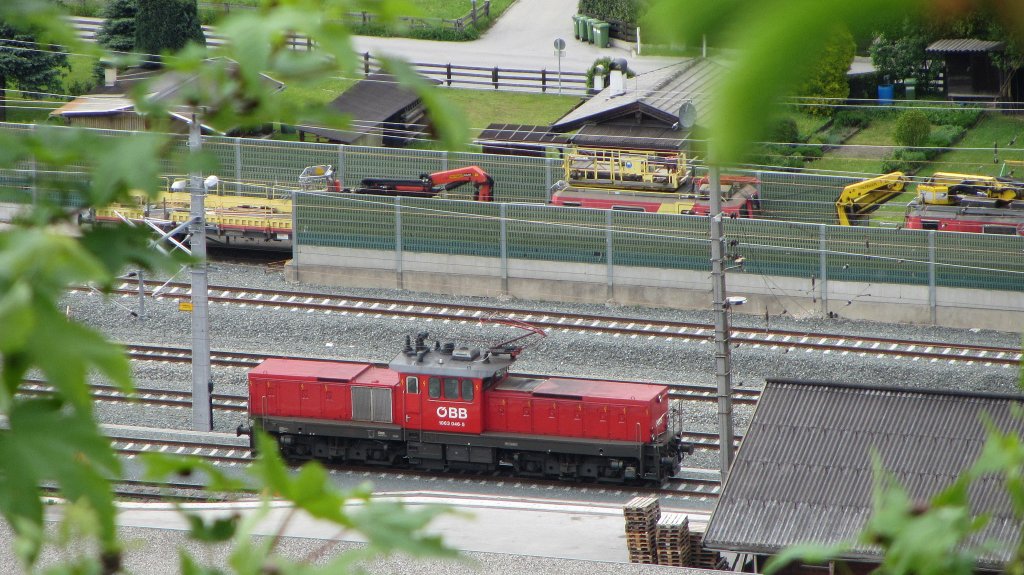 1063 046 als Tfzf (Brixlegg - Kundl) in Brixlegg.(17.5.2013)