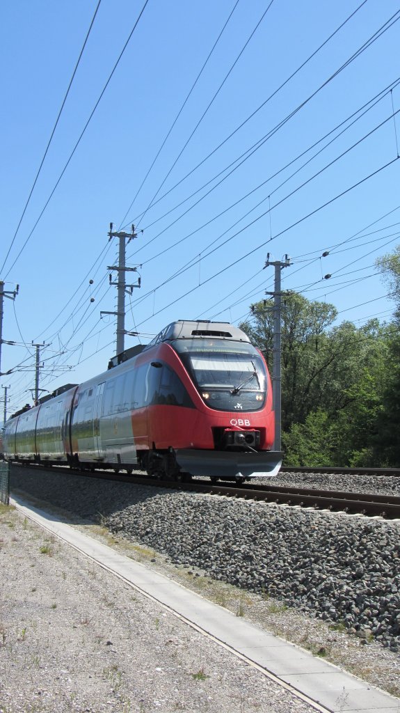 4024 070 war am 19.5.2012 als S1 (Kufstein->Telfs-Pfaffenhofen) zwischen den Stationen Kundl und Rattenberg-Kramsach unterwegs.