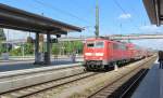 111 200 mit RE 79011 (München Hbf - Salzburg Hbf) in Rosenheim.(18.5.2013)